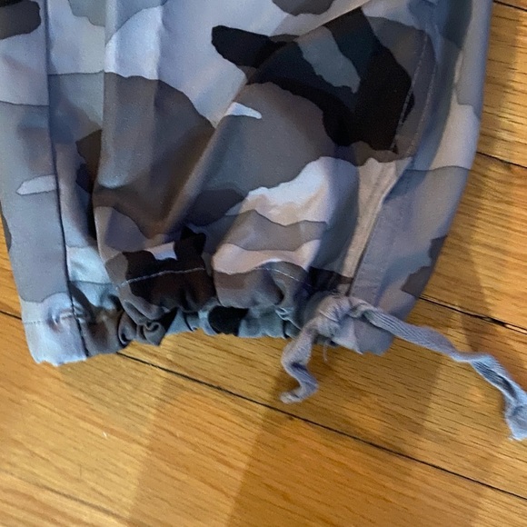 Nike FIT DRY Women’s GRAY and BLUE  Apparel cargo pants gold buttons & pink logo - Picture 7 of 10